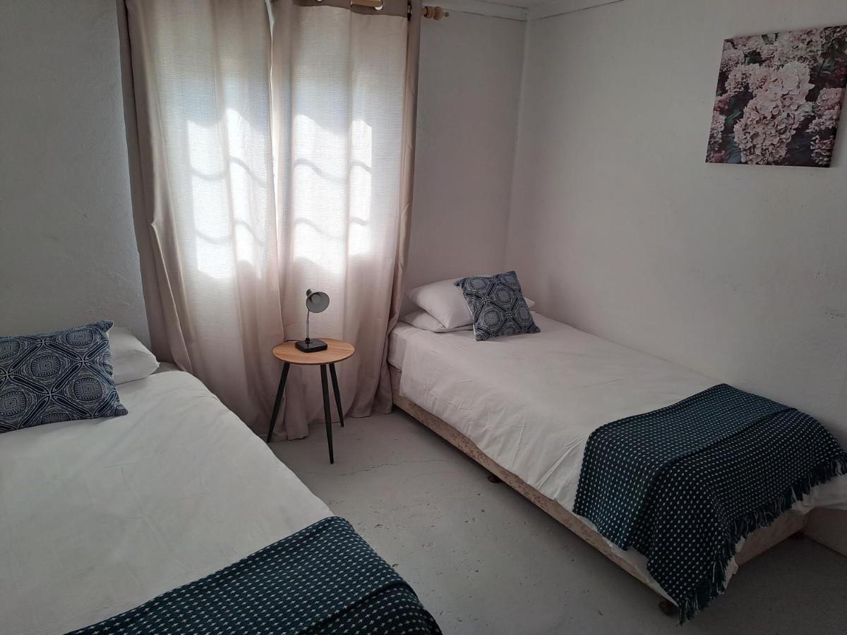 Appartement De Hoop Guest Farm à Beaufort West Extérieur photo